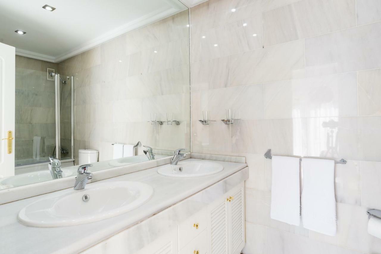 Luxury Duplex- 7 Minutes From The Beach Torremolinos Bagian luar foto